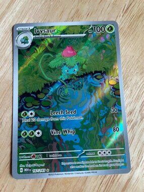 Ivysaur 167/165 Pokémon 151 Illustration Rare + Storage Holder